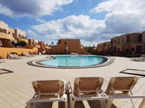 Piscina & Wifi. SUNNY apartement, swimming pool.